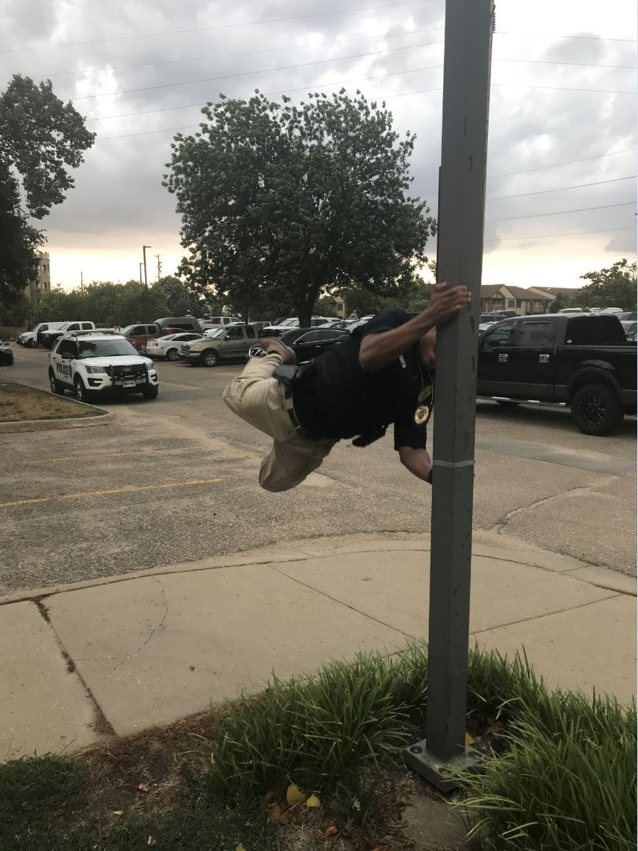 LawrenceKS_PD's tweet image. If pictures could talk, Ofc. Smith would be saying "Starting to get breezy out. Better get inside". Severe thunderstorm warning tweeples.