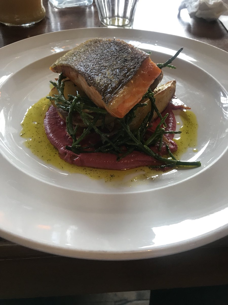 AW_HarryC's tweet photo. Cracking day with other leading Xero partners and @garyturner discussing the future of MTD, Xero and other add-ons adding value to our clients 💭💻📈 exciting times! food was special too 👍 @CrossKeysLeeds 

#xeroaccountants #cloudaccounting #armstrongwatson https://t.co/i8820RdwQH