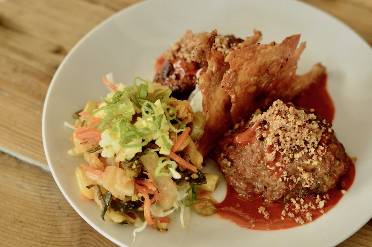 *cough cough* KOFTAS! This is a #special that you won’t want to miss out on!
•
Prawn &amp; Chicken Koftas with chicken skin papadum, pineapple kimchi &amp; kimchi crema - $10
•
#yyj #yyjeats #yyjfood #yyjfoodie #tastingvictoria #tasteofvictoria #victoriahype #eatlocal