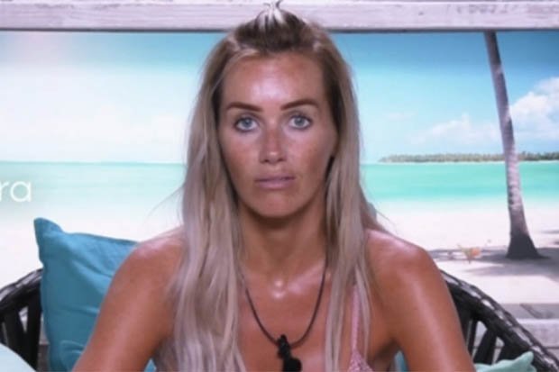 Daily Star On Twitter Loveisland S Laura Anderson Slammed By