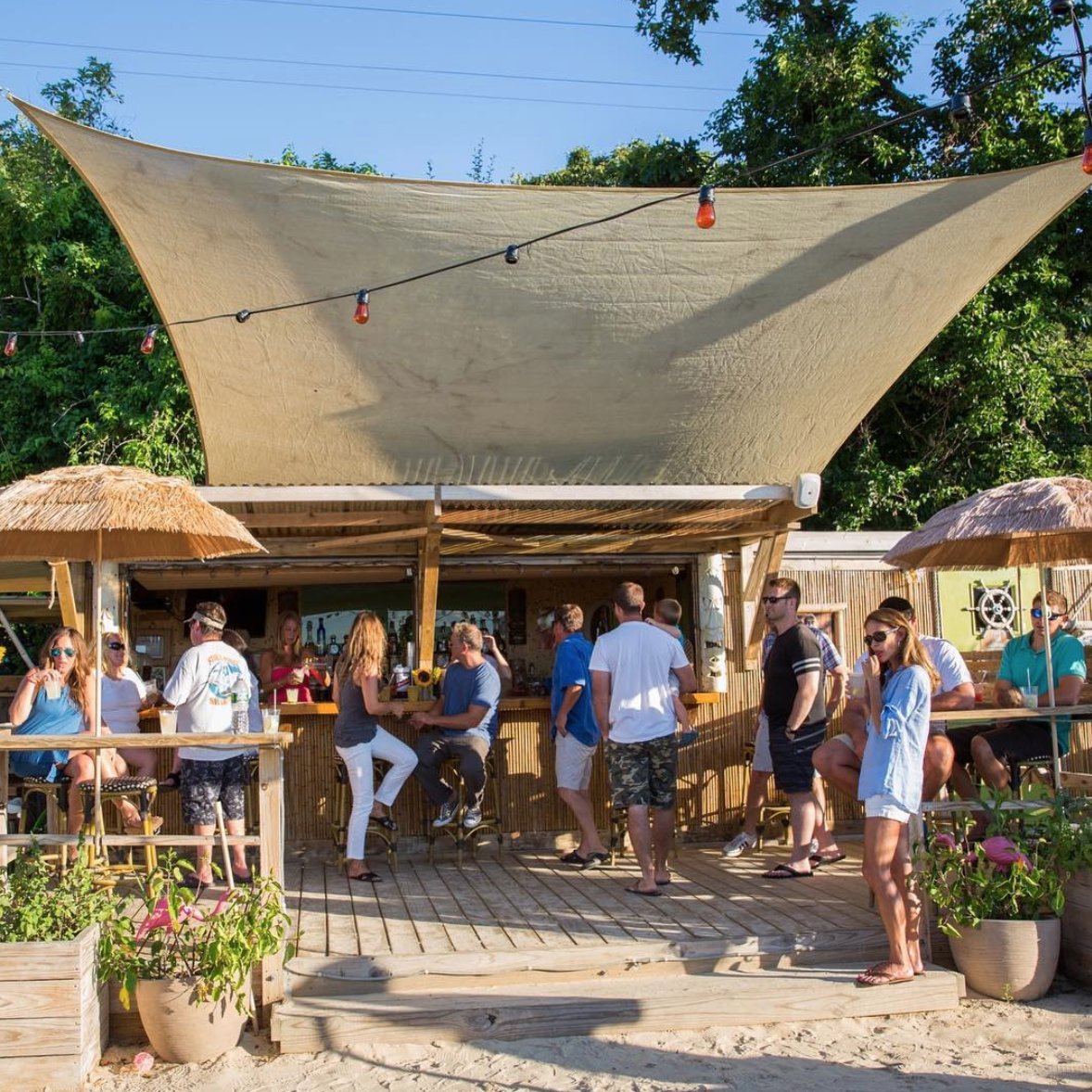 brandsway's tweet photo. Looking for #WeekendPlans? Escape the city and discover the best kept secret #Montauk - Lynn's Hula Hut! With tiki cocktails and live music, this place is a tropical bohemian paradise!

Check out this @HamptonsMag interview with owner Lynn: https://t.co/r6yWNZbTpq #LynnsHulaHut https://t.co/YIWPSK9FRO