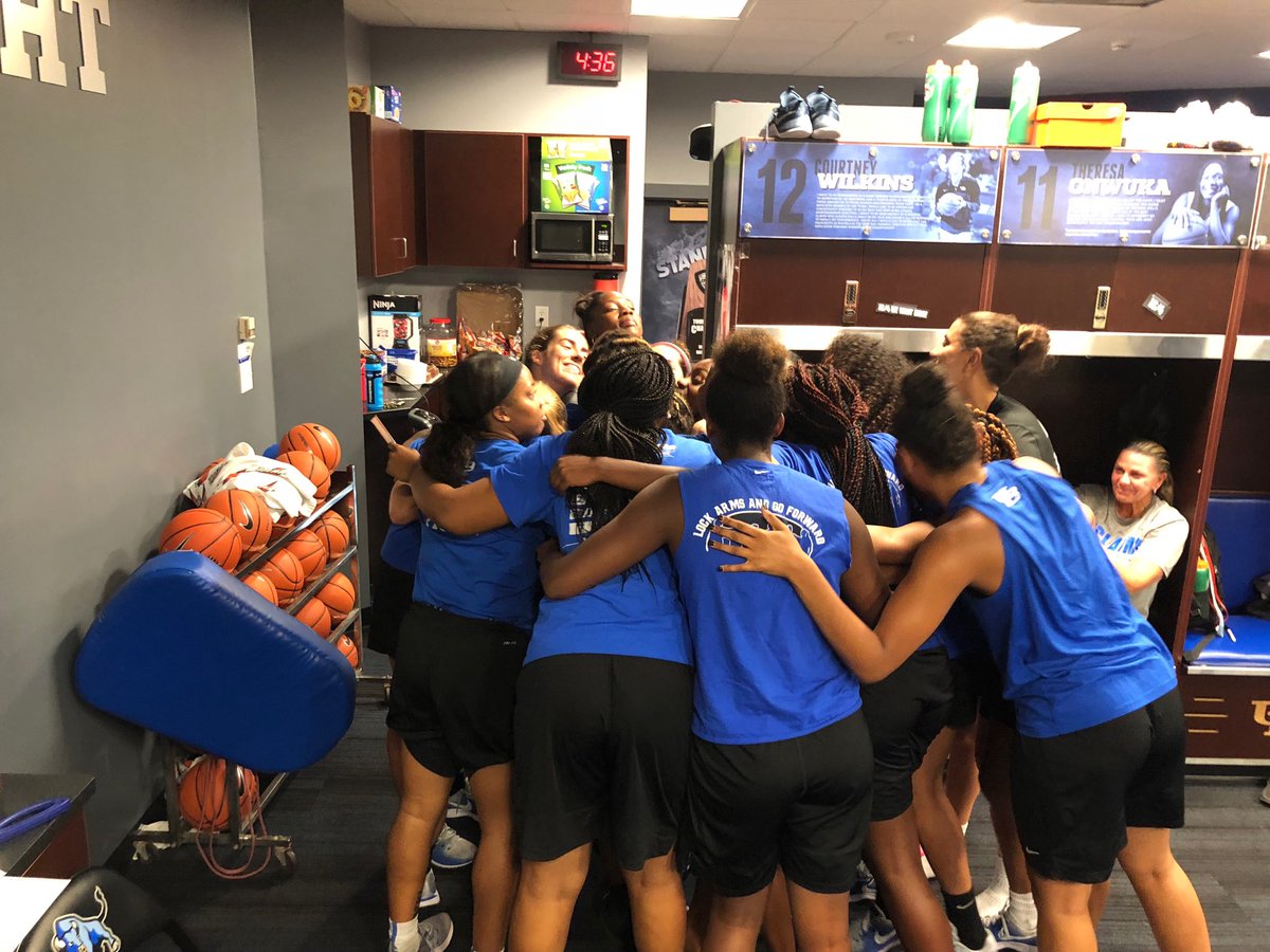 CuseCoachJack's tweet photo. Lots of hugs for Ms. Beth, our Athletic Trainer. Today was her last day With the team and we WILL miss her. Beth and I have worked together for 6 years! What a run we shared together. Blessings to you and your family Beth. ❤️#WeGoForwardTogether! https://t.co/vPjgMHRMgZ