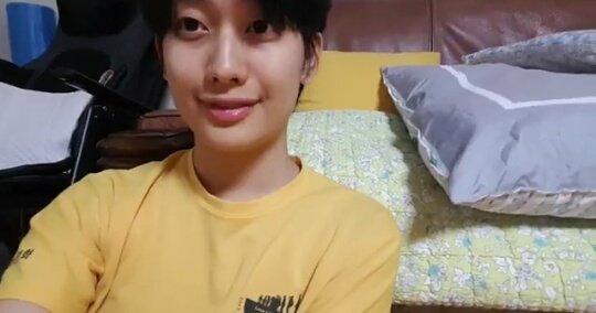OppaFans's tweet photo. Es un bebé ayudaaa https://t.co/mHAWdSkOL5