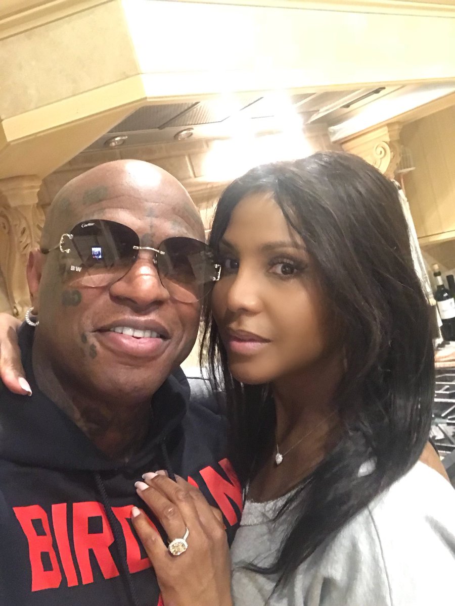 tonibraxton's tweet photo. #TBT
A couple min before we got engaged...
Then 24hrs after https://t.co/7P4Qaokadx  ❤️ https://t.co/oMaBYAGVcv