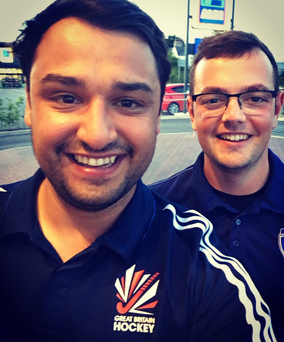 SWilliamsCoach's tweet photo. Coaching tonight was great fun!! Enjoyed the food and drinks afterwards with this lad too! May have stolen his phone and caused him some grief though...
#GottaHaveFun #LivingTheDream #BestJobEver #YouDunnoMyG #OurNewSaying π#CheckYourSnapChat #CoachFriend #LoveYouReallyMate https://t.co/Yb3GKyo4KV