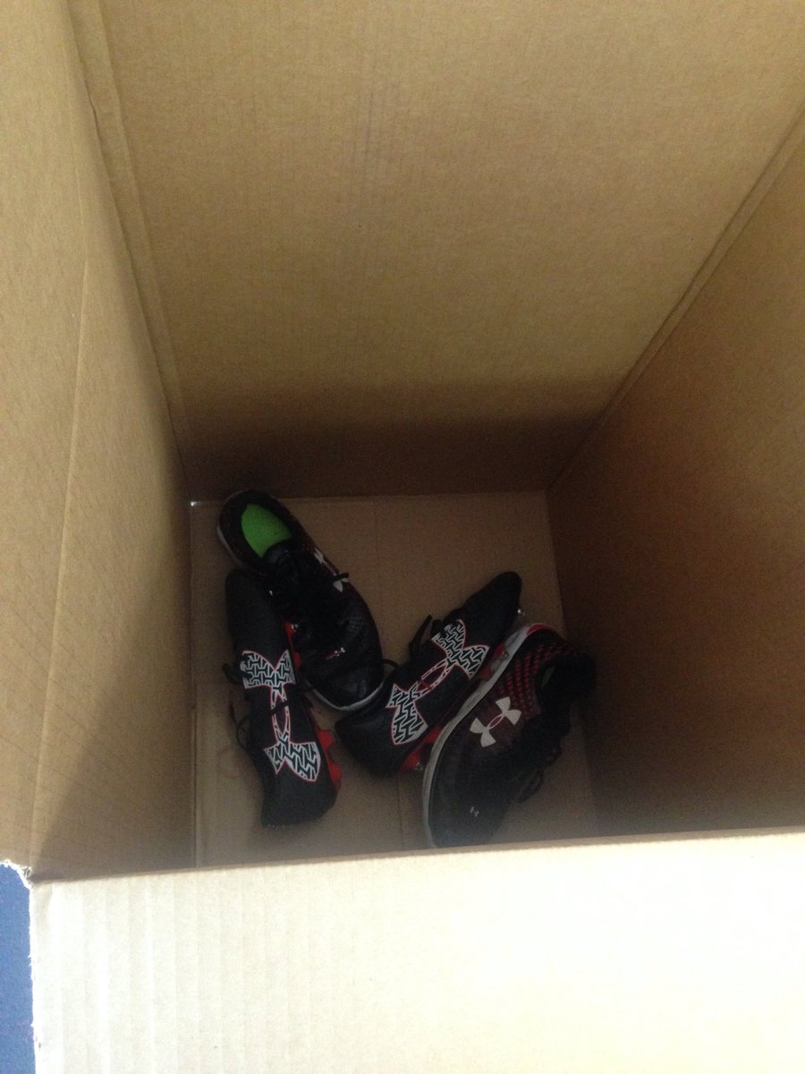 UBUMDKicks's tweet photo. We got some shoe donations !☺️ Help us receive more before Monday. #dunkyourkicks https://t.co/oUDa0rGLSO