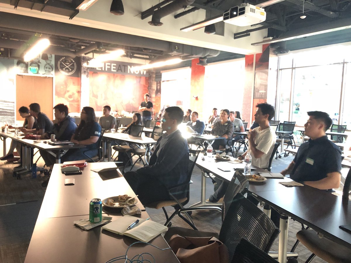 sypers's tweet image. What an engaging panel of diverse design roles at @ServiceNow’s Fireside Chat! Well-done @teenapocket and @meganrozo #SDDesignTrek18 #uxpanel #enterprisedesign