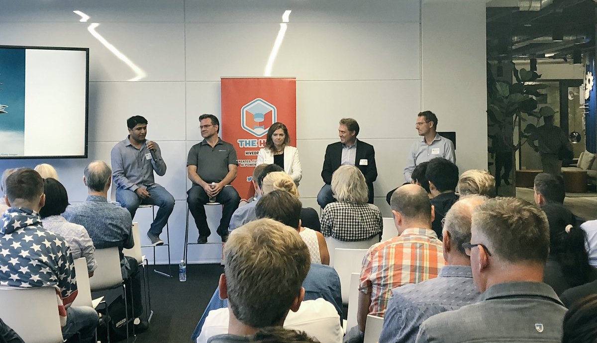 RyanCTJ's tweet image. Flying taxis.. closer than you think. Fascinating talk on the future of Urban Air Mobility #hivedata