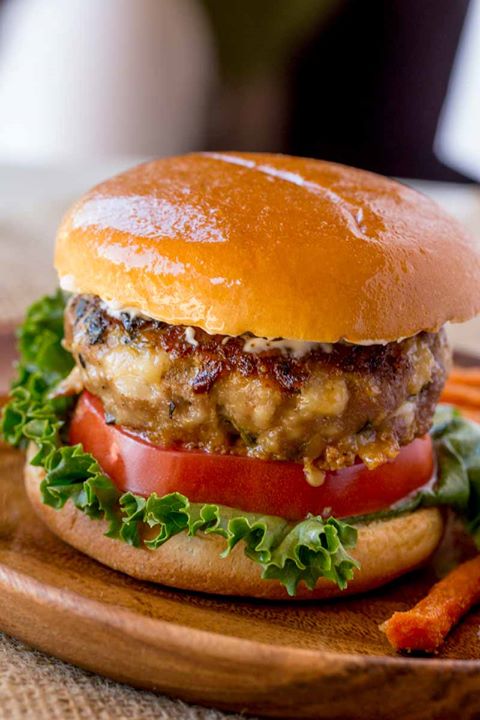 RecipesCritic's tweet photo. SPINACH FETA TURKEY BURGERS are so delicious with fresh spinach, salty crumbled feta cheese and a super tender turkey patty topped with lemony greek yogurt!
RECIPE HERE: https://t.co/bs7OMGhTcc https://t.co/nUjeSEXR0T