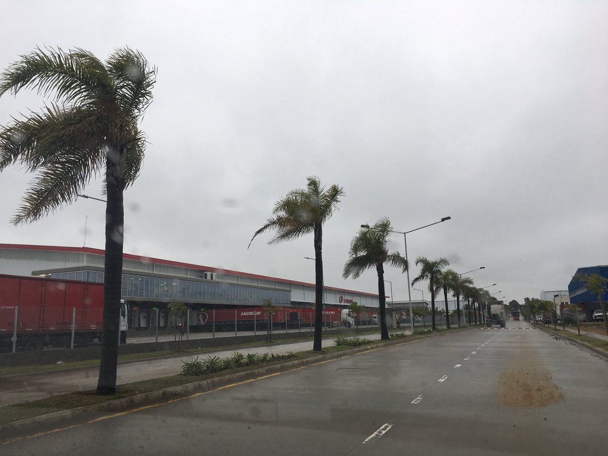 leodaglio's tweet photo. Hoy en #Tigre visitamos #Norlog #Andreani excelente plataforma logística @BA_Produccion @TizadoJavier https://t.co/53ZqGxH9zN