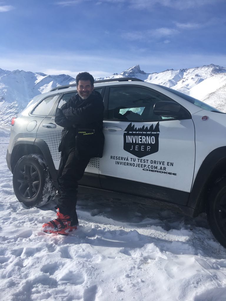 Julyweich's tweet photo. Gracias @JeepArgentina por llevarme a comer a La Rita !!! @laslenasresort @ALPIRONTI @FinaPro #Invierno2018 https://t.co/x7cb1EgryW