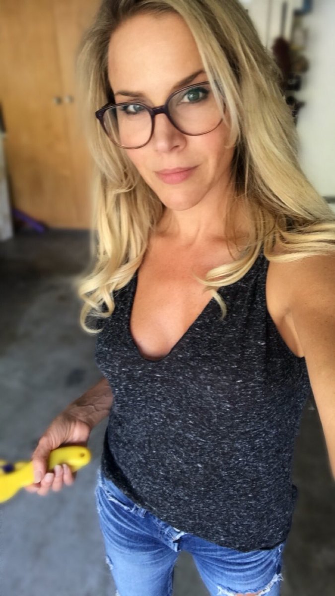Topless Twitter Julie Benzs naked photo 2017 lingerie Twitter Julie Benzs naked photo 2017