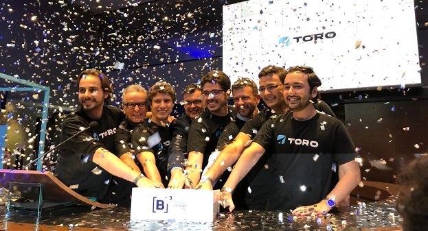 AgenciaIN's tweet photo. Toro Investimentos, a primeira fintech no Brasil a criar uma corretora do zero, empresa aposta na educação e na transparência para atrair investidores iniciantes. https://t.co/y6RrXDmGwL https://t.co/lxviHxWd7W
