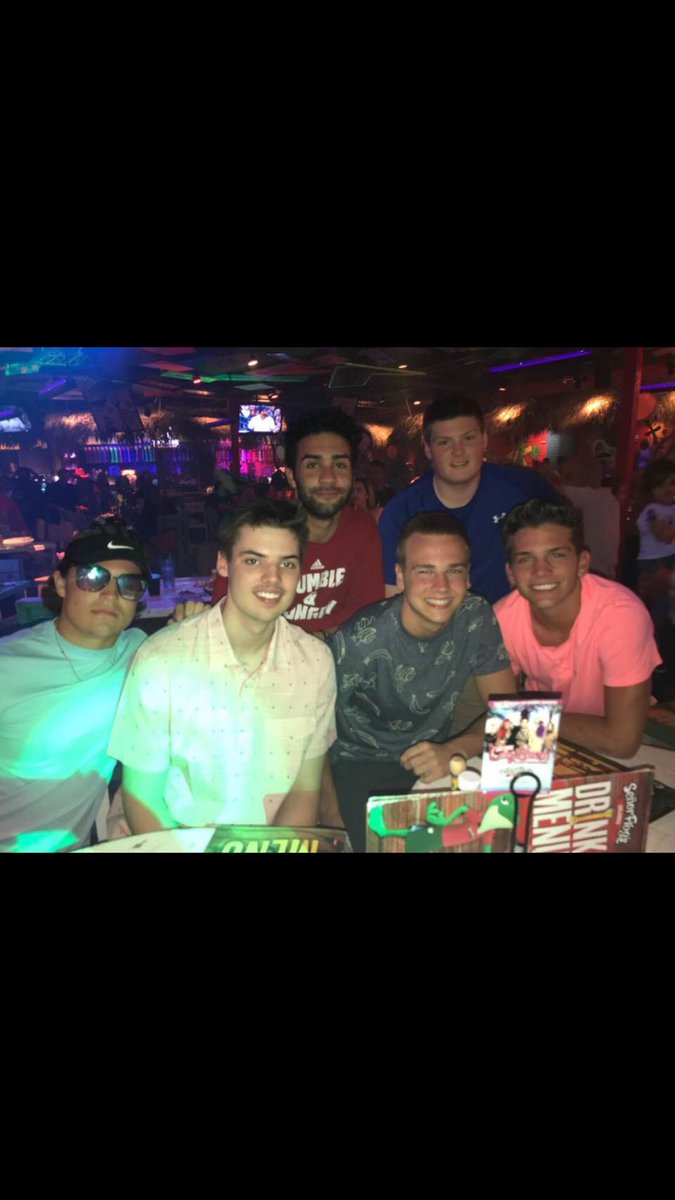 grant_ellison29's tweet photo. Happy Birthday to my day 1 homie🎉Hope u had a good one!🤘@justin_lupenec https://t.co/PyYeh4H0OD