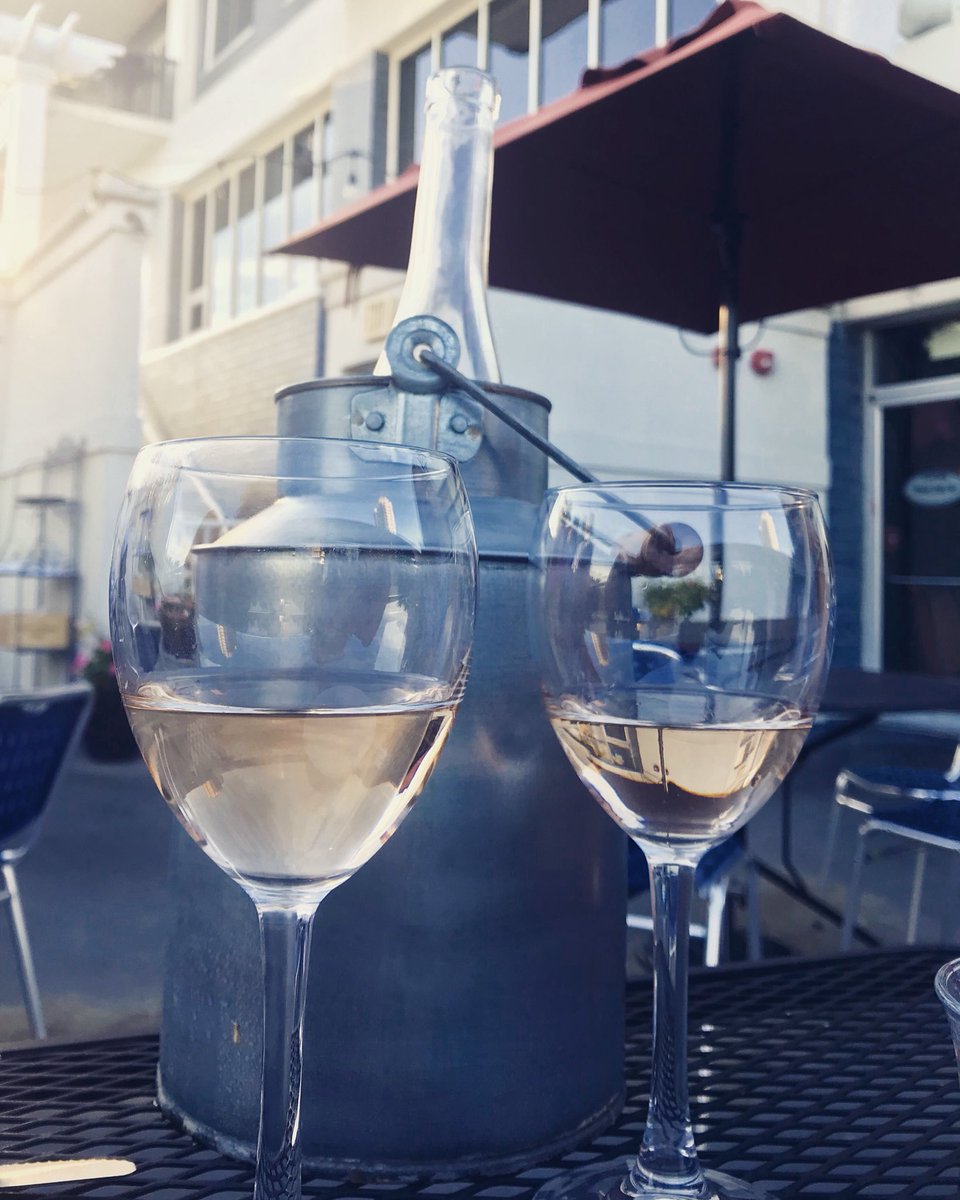 tnie_n_da_haus's tweet photo. I think happy hour might be the happiest of hours... especially when spent with a BFF! Plus 1/2 priced bottles of wine!!... #winining @baraboeufcincy @LBrideStriet https://t.co/kh9SNgT2jE