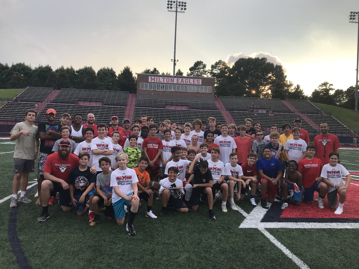 FutureEagles's tweet photo. That’s a wrap on Future 🦅 Camp 2018. Huge thanks to @coachclack23  and the entire varsity staff for a fantastic week! #thisisaprogram 🦅🏈💪 https://t.co/Js71BfgtV8