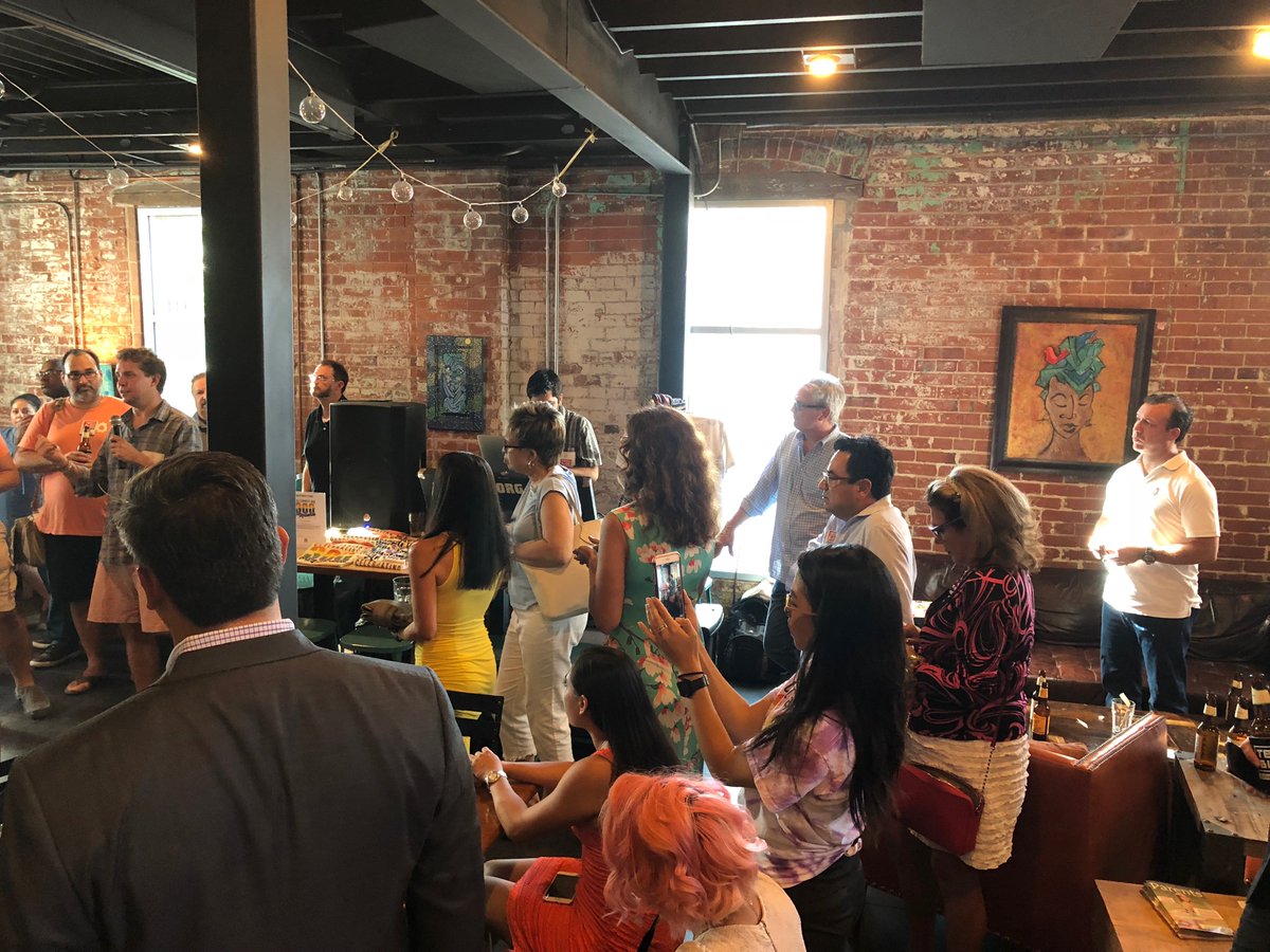 AlamoAngelsofSA's tweet photo. We nearly had a packed house tonight at @5PointsLocal! Thank you to @SATechBloc and everyone who joined us tonight for our mixer! #localstartups #tech #angelinvestors #SanAntonio is surely a #CityontheRise! https://t.co/Osmb5OUNAK