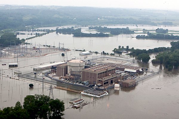 TJGGlobal's tweet photo. The environment suffers when floods happen. Chemicals and other hazardous substances end up in the water and contaminate the water bodies. Flooding causes other species introduced to affected areas, distorting the natural balance of the ecosystem. #janus #Malaysia 📸: Nati Harnik https://t.co/aO95zMcBlu