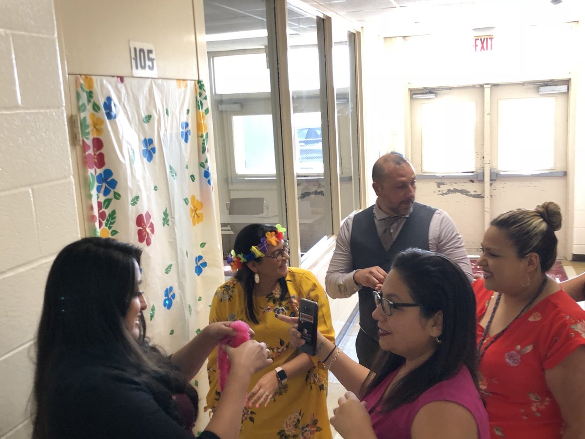 JRod_EISD's tweet photo. I loved catching some of our teams getting into selfie mode! #teampride #gettingintoit @EISDofSA @DrH_OnTheEdge @philrchavez https://t.co/d3AbGZ8UiA