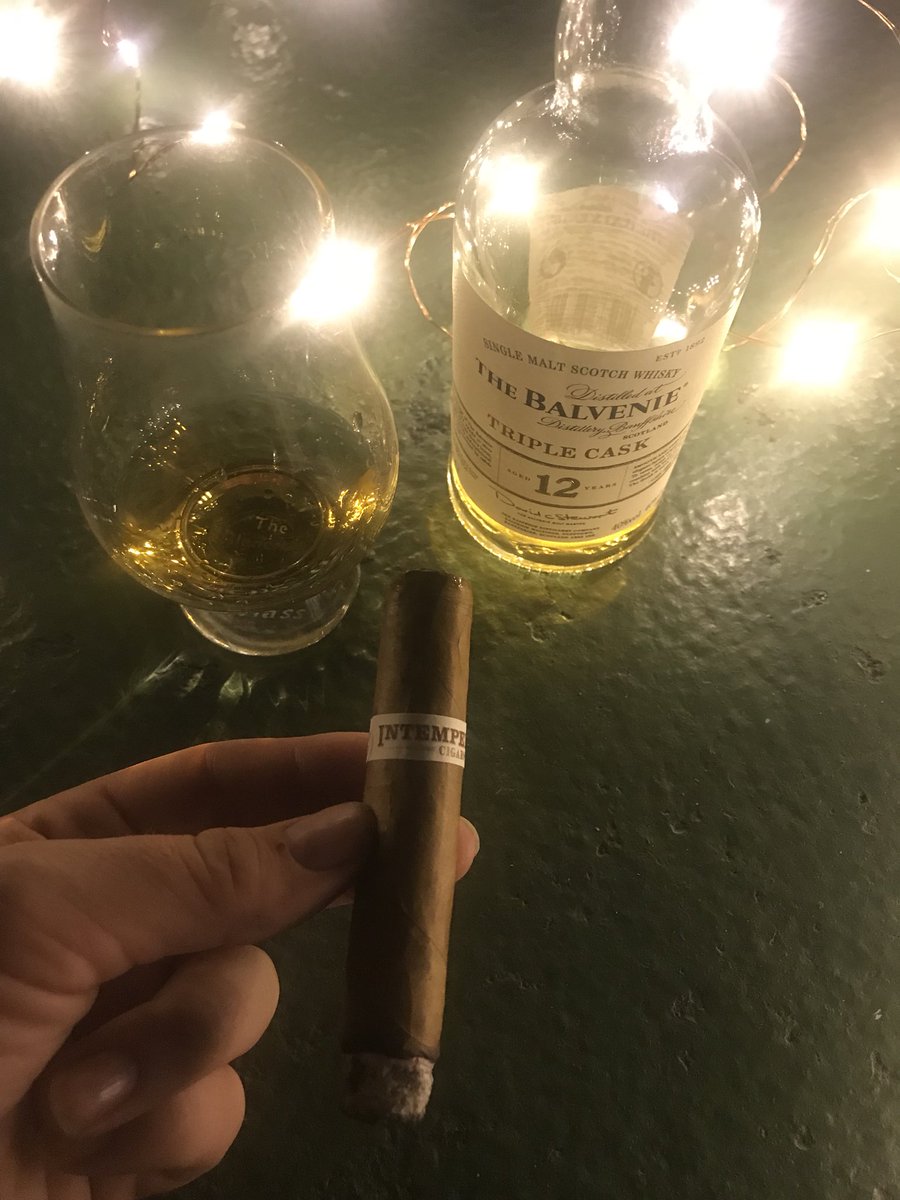 ABCCigarMak's tweet photo. Time to wind down. Post #ipcpr2018 pic, but still trying new things. https://t.co/Ail3nzU672