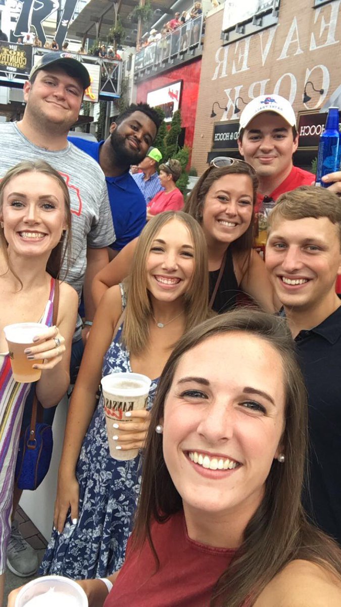 Hay_Mac21's tweet photo. BVHS babes and their dudes ready for #HCNKC https://t.co/GxWpy9fSSo