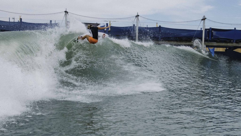 MermaidSociety's tweet photo. #SURFNEWS: Best News! @BethanyHamilton Will #Surf At First Ever @wsl #SurfRanchPro Against World's Best https://t.co/iVQWBlRmco https://t.co/dIp8NAiG3y