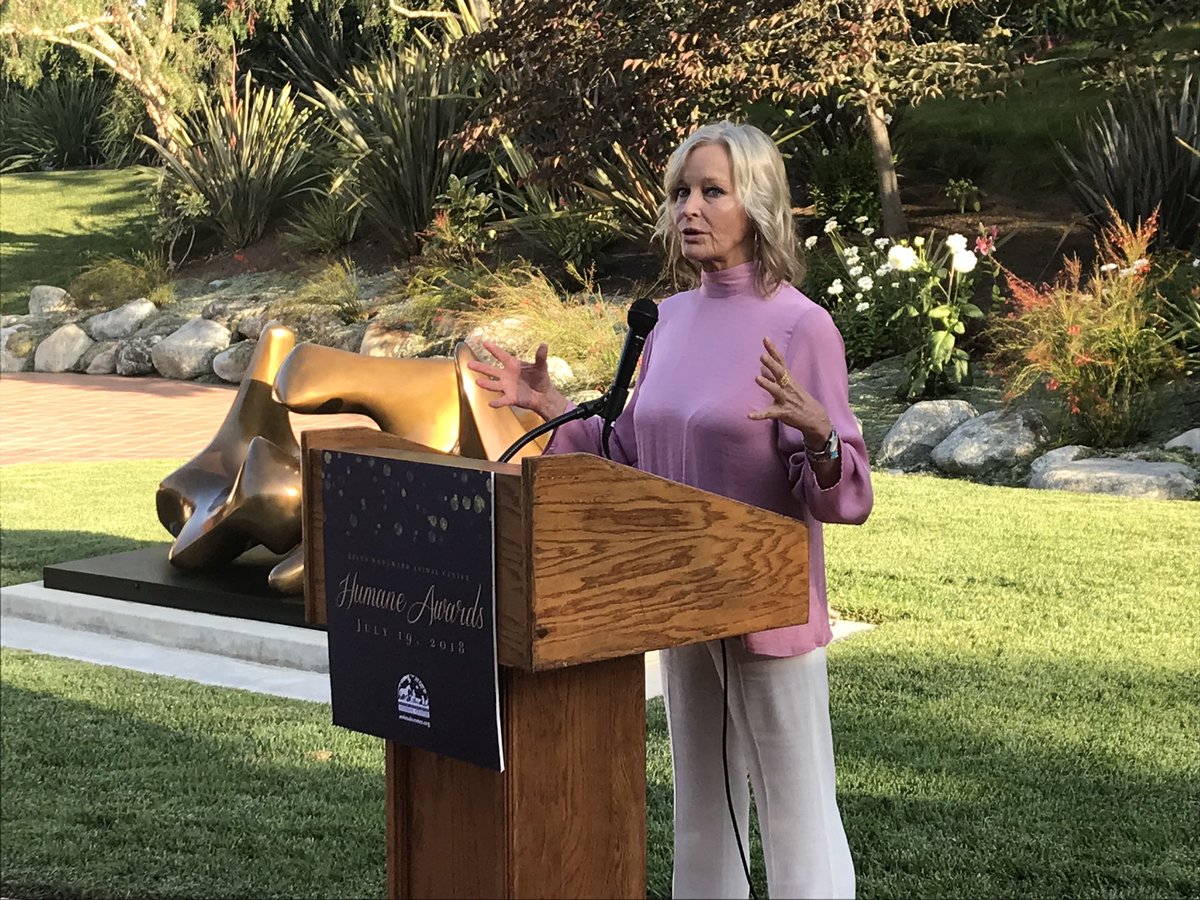 toniatkins's tweet photo. Congrats to @boderek, honored tonight by @HWAC for her work to protect animals around the world. Grateful for her support for my bill #AB96 to crack down on the illegal ivory trade in CA! https://t.co/gQPfPQCL4t
