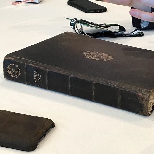 AllSoulsCon's tweet photo. Thank you @adiscoveryofwitchestv @skyone @debharkness @teresapalmer @valariepettiford #AlexKingstone and #OwenTeale for a wonderful panel and press round table. And thank you #Ashmole 782 for behaving 😬 
#deborahharkness https://t.co/he3EozOoga https://t.co/LXmv0P3ZIX