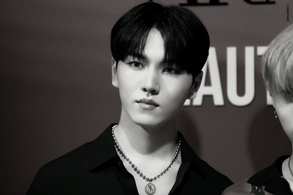 ratedkhg's tweet photo. He's giving me those Italian vibes and ᵛᵒᵍˡᶦᵒ ᵃᵛᵉʳᵉ ᵘⁿ ᵐᵒʳˢᵒ ᵈᶦ ᑫᵘᵉˡ ᶜᵘˡᵒ https://t.co/P6elRk7j3h