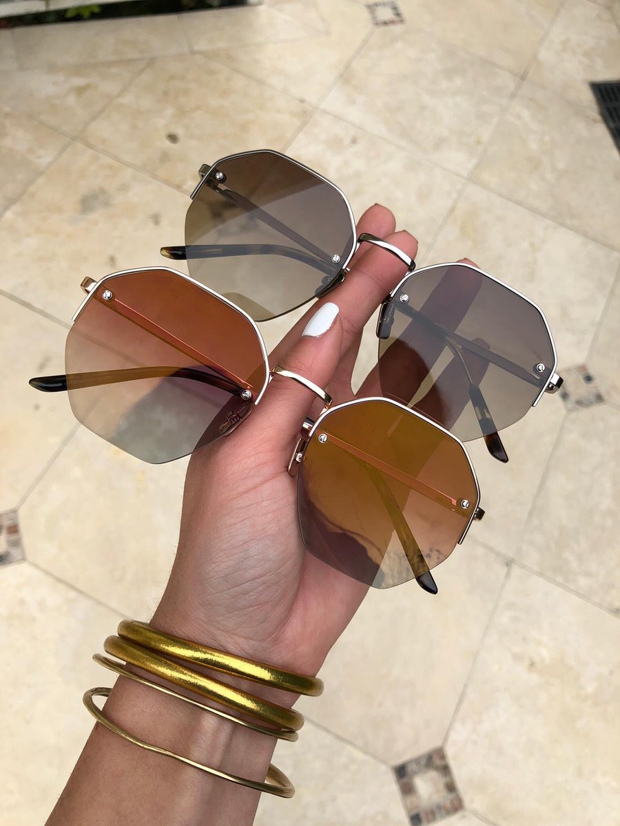 AnnaWho13's tweet photo. For every pair of DIFF sunglasses purchased, a pair of reading glasses is donated to someone in need. Let's #makeaDIFFerence! 😎 Get 20% off  https://t.co/P4uz8L0lOV ☀️ 🕶 @diffeyewear  #DIFFambassador #Diffeyewear #DIFFDay https://t.co/CcwAR6ebRP