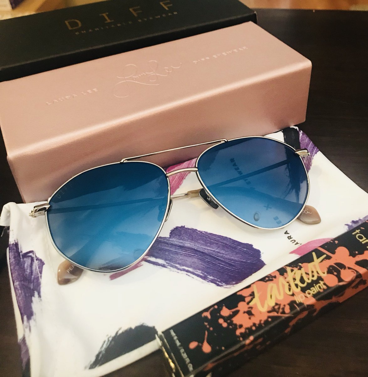 AnnaWho13's tweet photo. For every pair of DIFF sunglasses purchased, a pair of reading glasses is donated to someone in need. Let's #makeaDIFFerence! 😎 Get 20% off  https://t.co/P4uz8L0lOV ☀️ 🕶 @diffeyewear  #DIFFambassador #Diffeyewear #DIFFDay https://t.co/CcwAR6ebRP