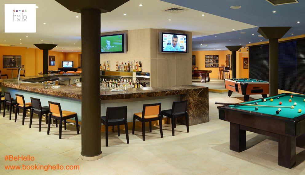 BookingHello's tweet photo. One of the incredible spots that you will have during your Caribbean vacations, is the sports bar at Catalonia Riviera Maya. ⚽ 🎱 🏓 🎲 🍻

Wanna join us? 👍

#behello #befree #bedifferent #caribe #soyhello #amigoshello #caribbean #helloexperience #packshello #vuelos #trip https://t.co/9INXbsnb6L