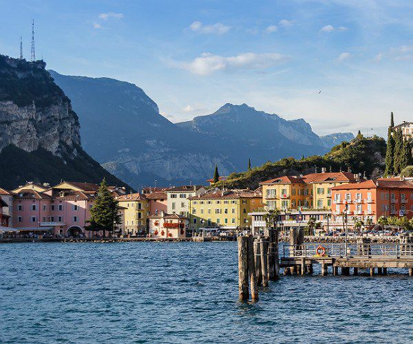Why the Italian Lakes should be your next holiday destination - A Luxury Travel Blog buff.ly/2KylsZt