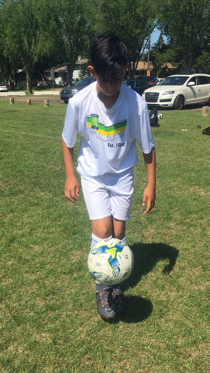 CoerverEdmonton's tweet photo. Congrats Matty you've been coerver-ized #plus500juggles well done 🎉 Congrats chaselightheart on reaching world class status #plus1000juggles 🎉🎉🎉👌🏻 https://t.co/tQSv49IODh