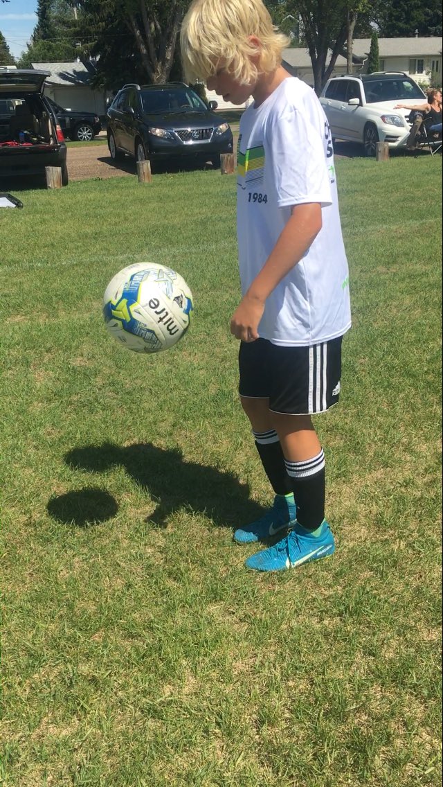 CoerverEdmonton's tweet photo. Congrats Matty you've been coerver-ized #plus500juggles well done 🎉 Congrats chaselightheart on reaching world class status #plus1000juggles 🎉🎉🎉👌🏻 https://t.co/tQSv49IODh