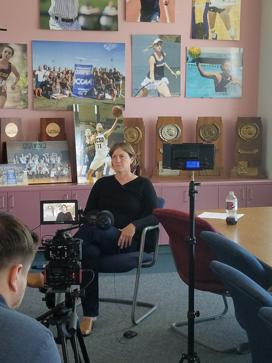 UCSDwbb's tweet photo. Thanks to @CofCSports for dropping by and catching up with one of its most distinguished alumna, our very own @Hoops4Heidi! #GoTritons #UCSDhoops #UCSDwbb https://t.co/MNkwezVgaT
