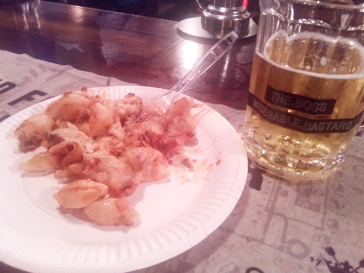 Rudigerkidd's tweet photo. A pint and some pasta #finishedwork https://t.co/M6oHo2Oi5V