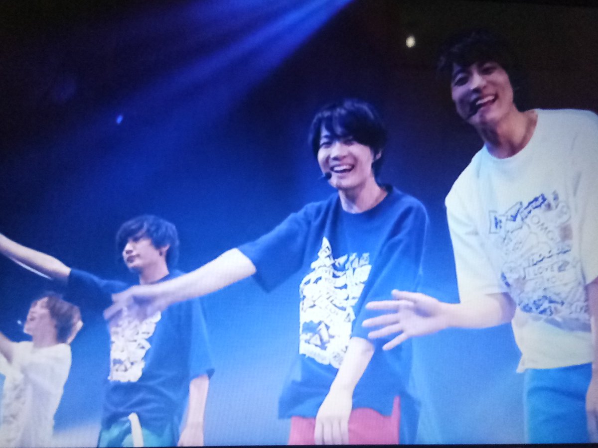 kamikisuki_ID's tweet photo. Ini lagi nyanyi ”Dear My Girl”🎶
Lagu ini teruntuk kita semua loh 😆💓💓💓
Jadi merinding pas denger, kayak lagi nonton disitu 😆
#HFF2017 #神木隆之介 https://t.co/xboAWa8Uzq