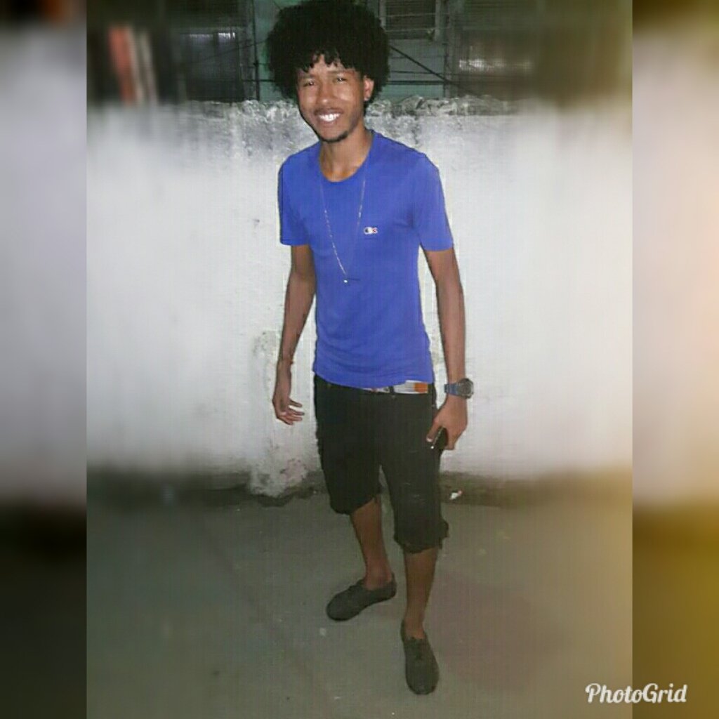 Ronan_crvg's tweet photo. Senhor me faça forte pra continuar, não me deixe fraquejar. Me guie onde eu for, me livre do perigo, do meu caminho afaste o inimigo!🙏❤ #Deusemeuguia https://t.co/O3p64KHvjt
