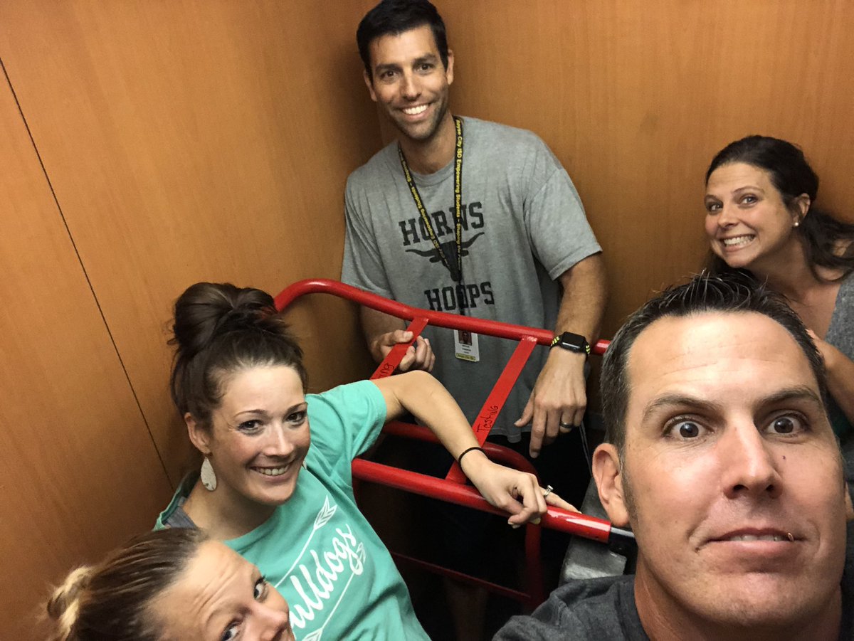 Had a good time with this crew getting the building ready! Who knew moving hundreds of desks could be so entertaining?!? <a href="/brooke_mcmaster/">Brooke McMaster</a> <a href="/NikkiDSteele/">Nikki Steele</a> <a href="/S_Ainsworth_/">Shannon Ainsworth</a>