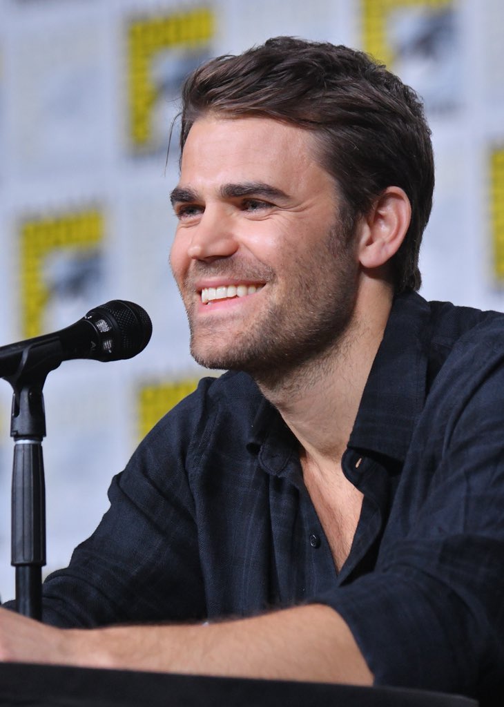 extratv's tweet photo. Current status: Swooning over @paulwesley at the #ComicCon2018 Tell Me A Story panel. For updated pics: https://t.co/PqJ5sdsfdB 

#SDCC #SDCC18 https://t.co/HT7dwMhzIK