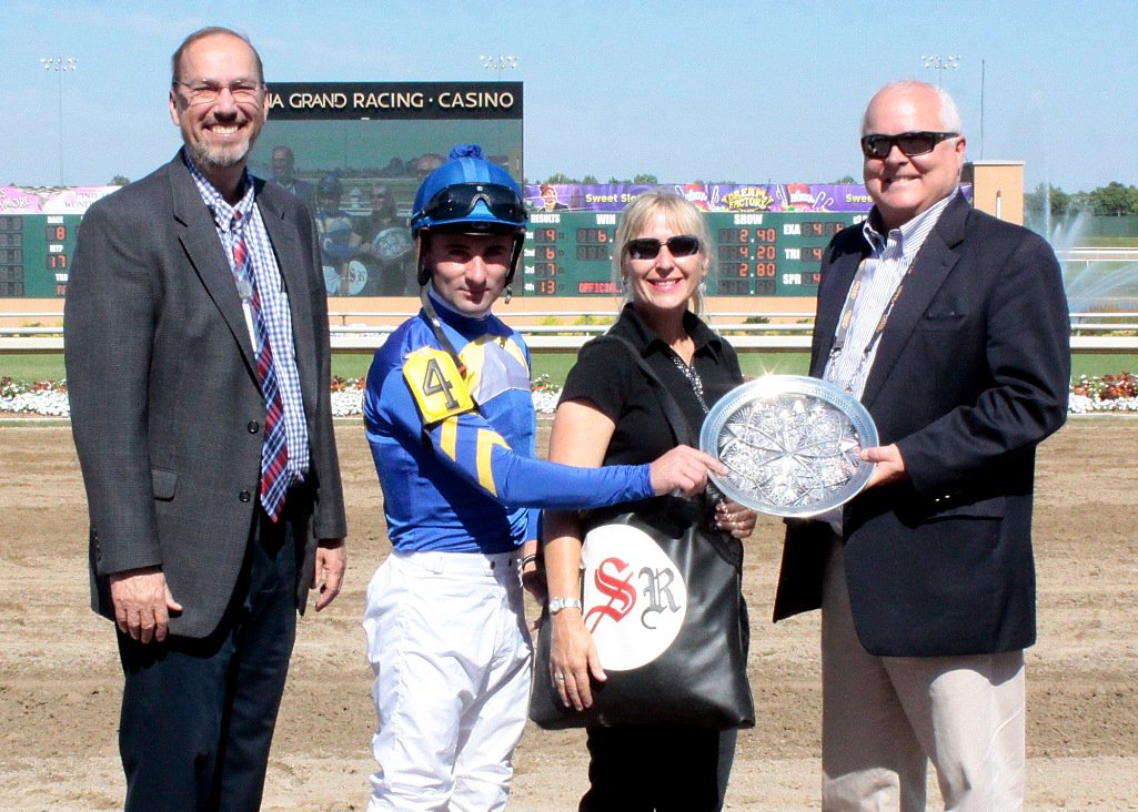 HSIndyTammy's tweet photo. Sirenusa and Adam Beschizza turn in an impressive effort in the $100K Ta Wee Stakes @IGRaceCourse Thursday, July 19 https://t.co/0Jbuo1ik2B @RacingRachelM @NancyUryHolthus @billdownes1 https://t.co/VbnTfq4BpV