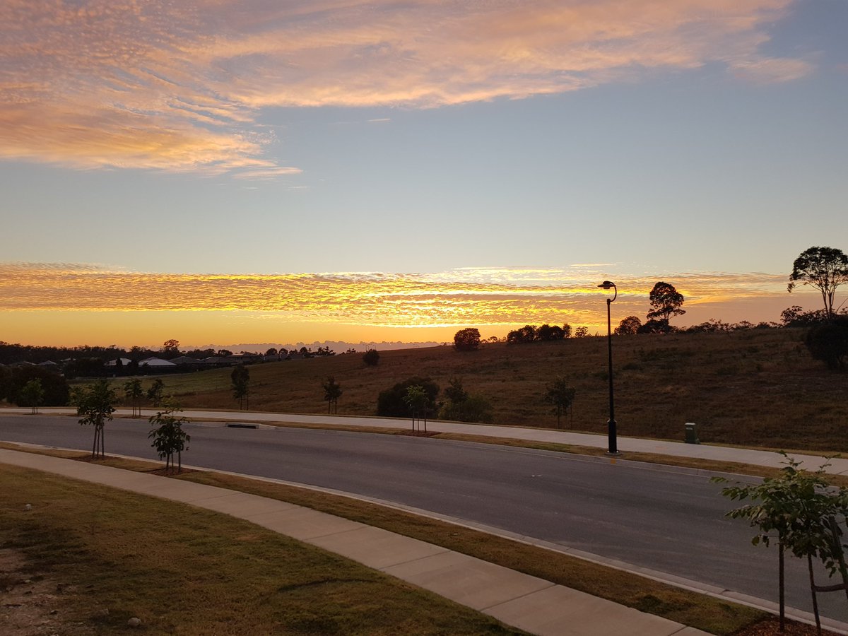 ttuhou's tweet photo. Good morning Narangba https://t.co/6QZ0G7axxQ