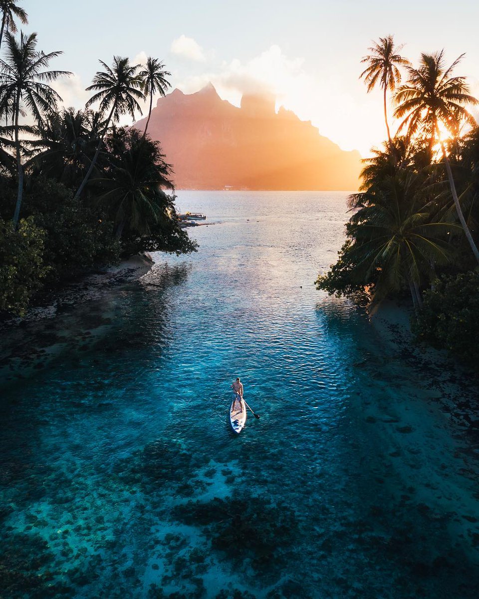 earth's tweet photo. Bora Bora, French Polynesia https://t.co/0Y0Nn1kuYl