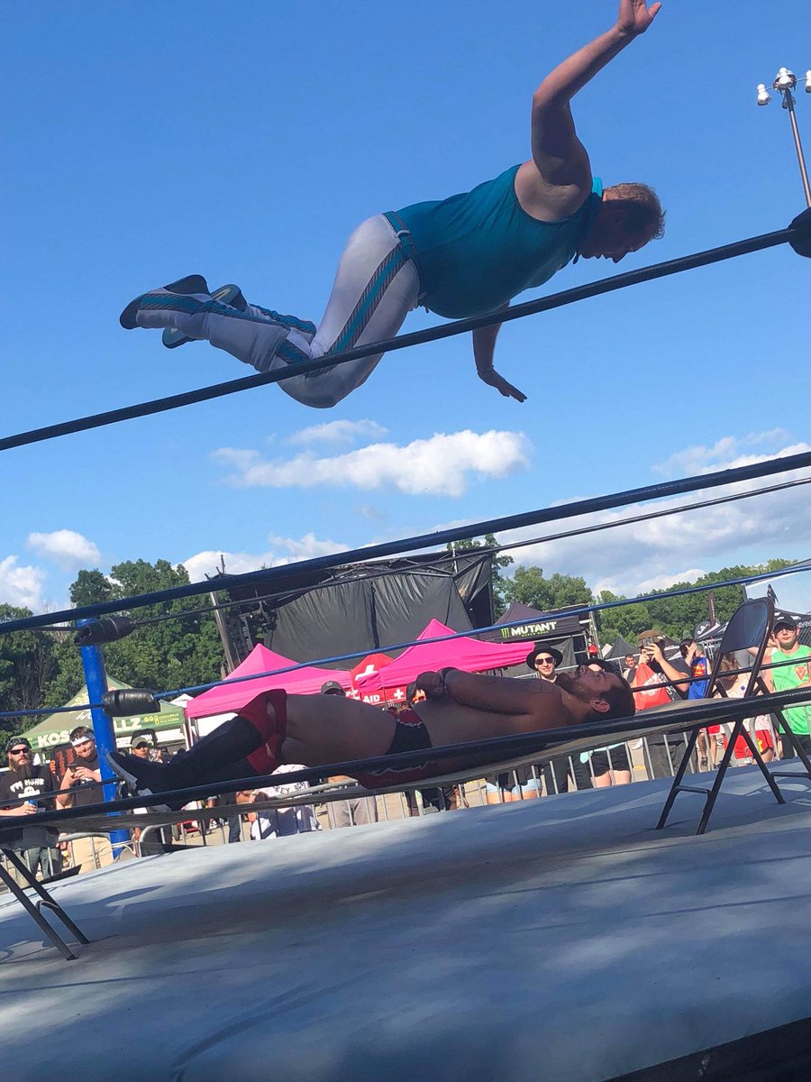 DrDanDCR's tweet photo. The heat must have gotten to me yesterday. What was I thinking? #DCR @VansWarpedTour #SparkleSplash https://t.co/XzeXn0HXct