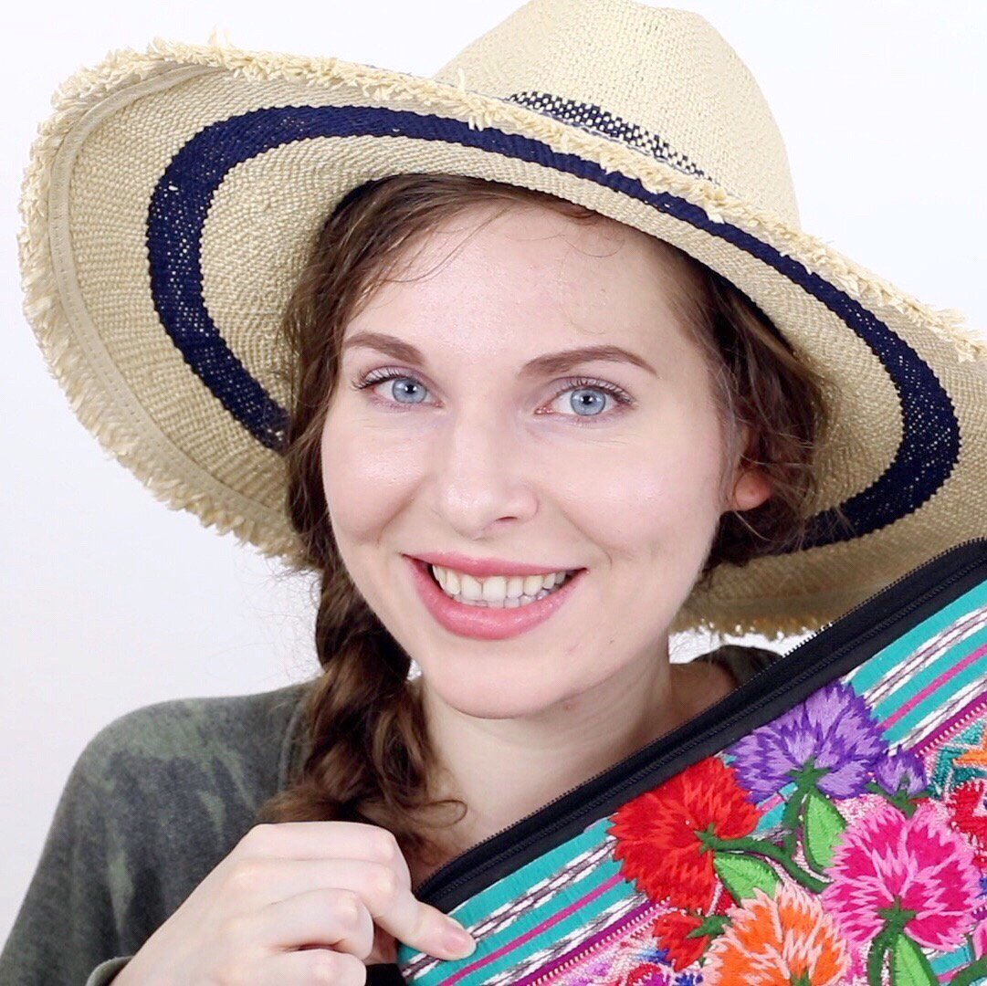 RedAppleLipstic's tweet photo. Getting ready for a weekend #camping trip ๐๐๐ปโ๏ธ #redapplesummerselfie #redapplelipstick #redapplegirl #glutenfree #vegan https://t.co/rG72weqveo