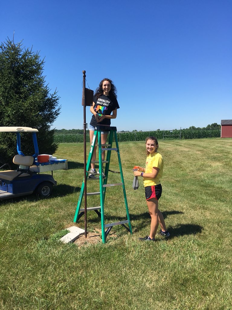 SarahKnutie's tweet image. GREAT FUN w/ @MWButler2 &amp;amp; @LafCol UGs Emma &amp;amp; Julianna!

Super cool work happening in the lab &amp;amp; I’m excited for future collabs! 🎉😎

Their crew collected this pot-o-gold of nests for the #NestParasiteStudy.

Are you a box-nesting bird landlord? Want to send me your nests? DM me!!
