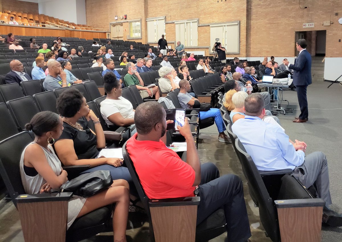 The JCPS Racial Equity Policy Community Meeting is under way at Central High School. #wearejcps #jcpsdep <a href="/JCPSKY/">JCPS</a> <a href="/jdm1906/">John Marshall D. Ed.</a>
