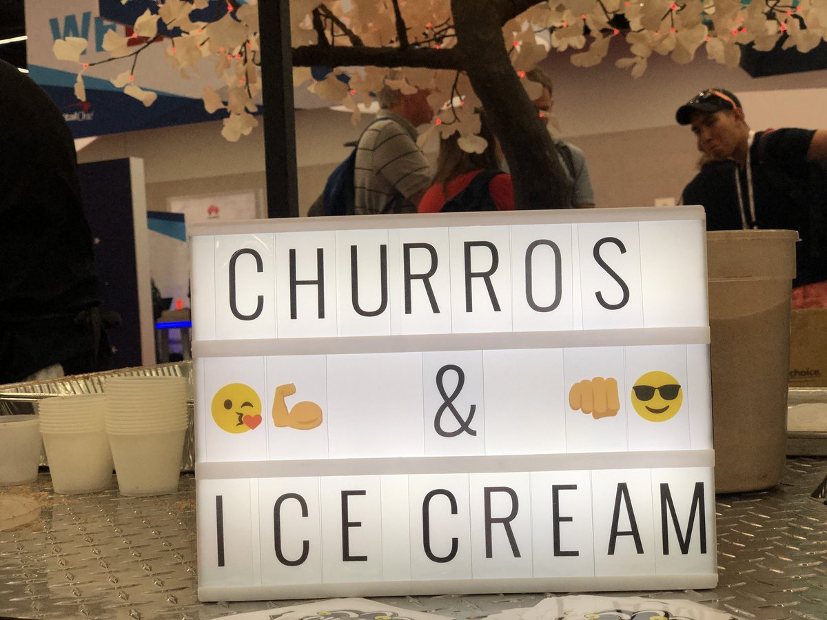 danielson7_'s tweet image. #oscon2018 #churroslocos