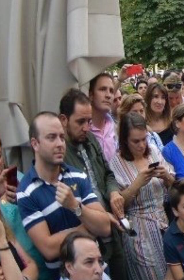 AnaiTrump's tweet photo. Ilusiónate 😂😂😂😂 https://t.co/at7wIcL4uA